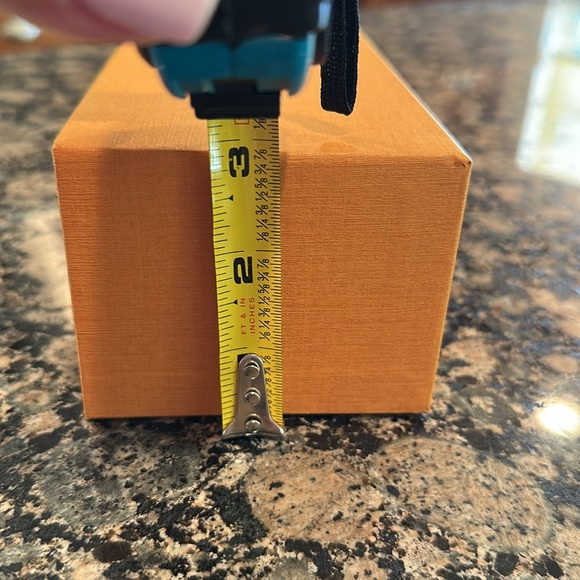 Louis Vuitton Empty Sunglass Box - Picture 8 of 8